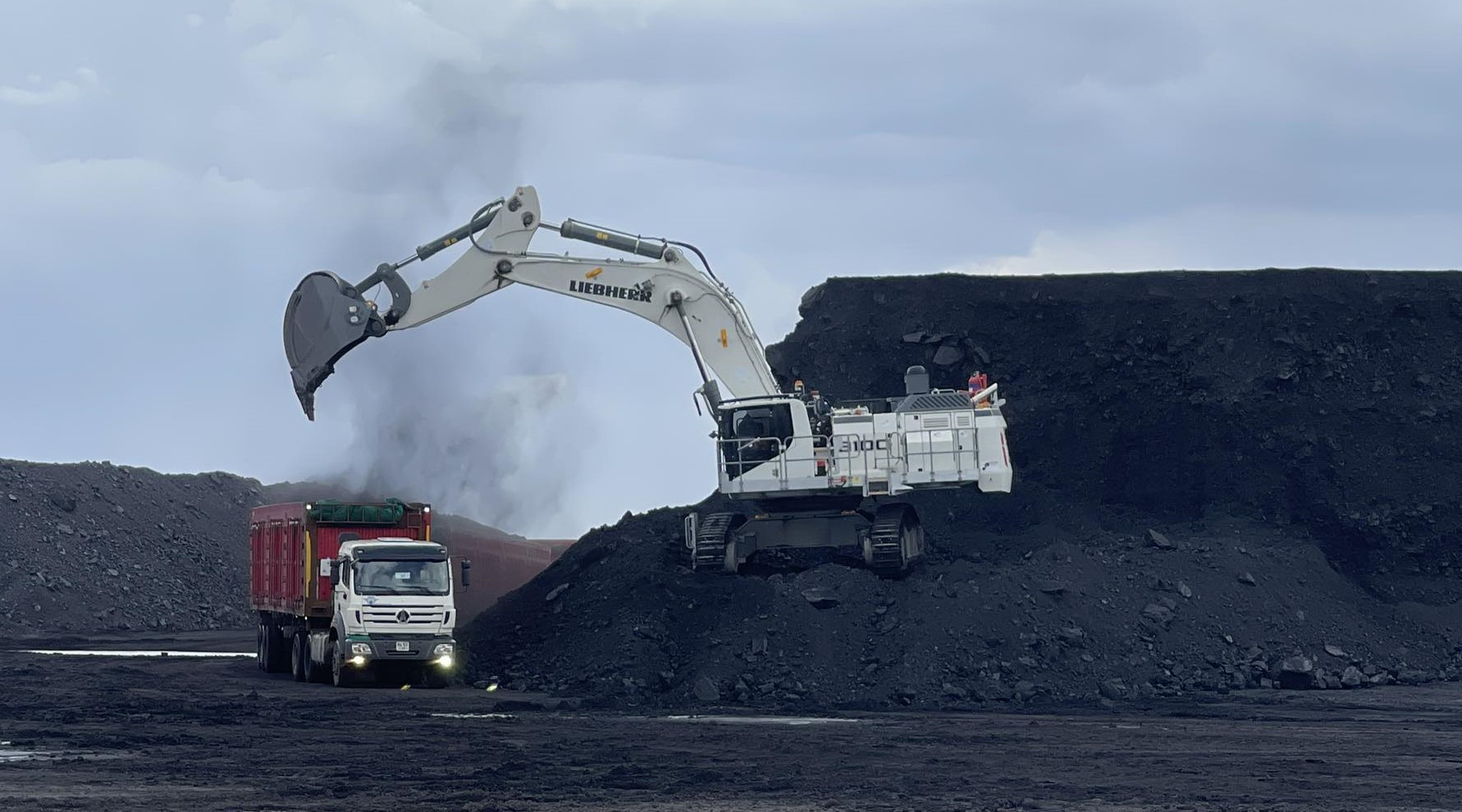 “Эрдэнэс Тавантолгой” ХК 44.8 мянган тонн эрчим хүчний нүүрс арилжлаа
